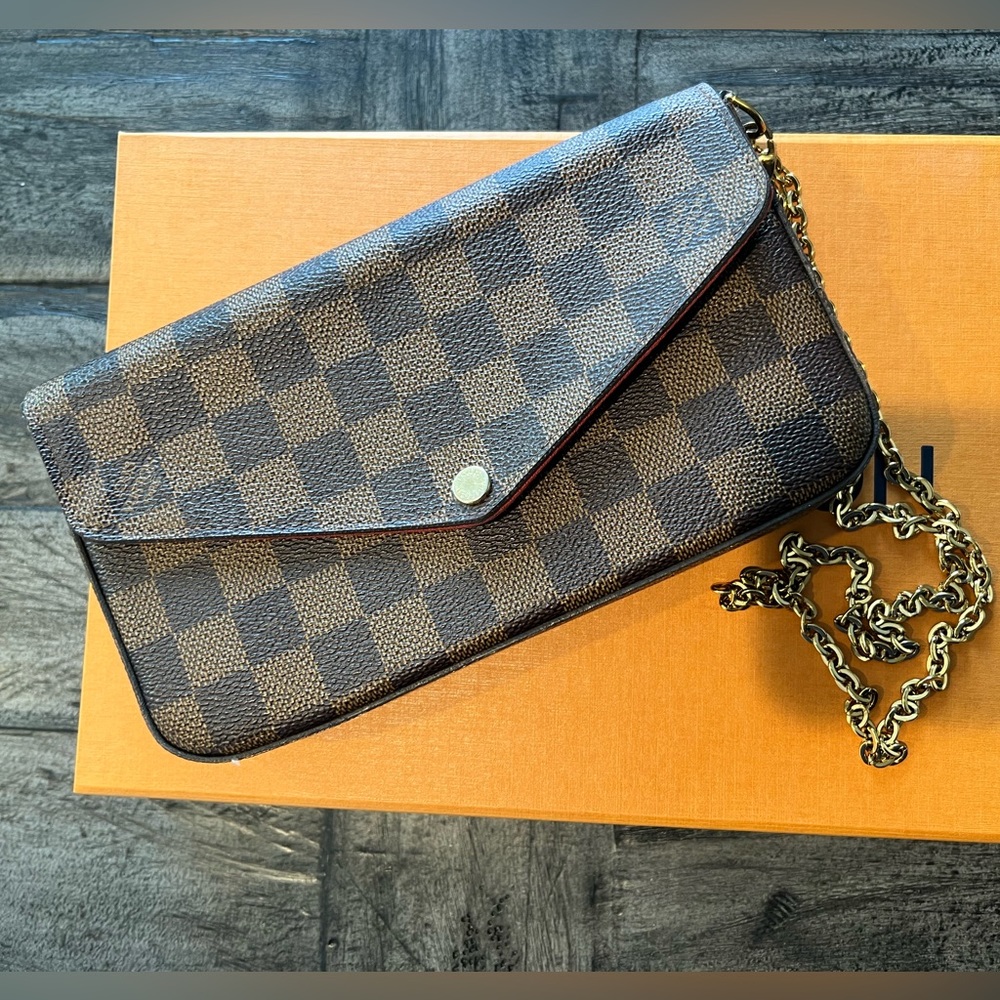 Original Louis Vuitton cross bag, brown checkered design with red interior - Picture 4 of 9
